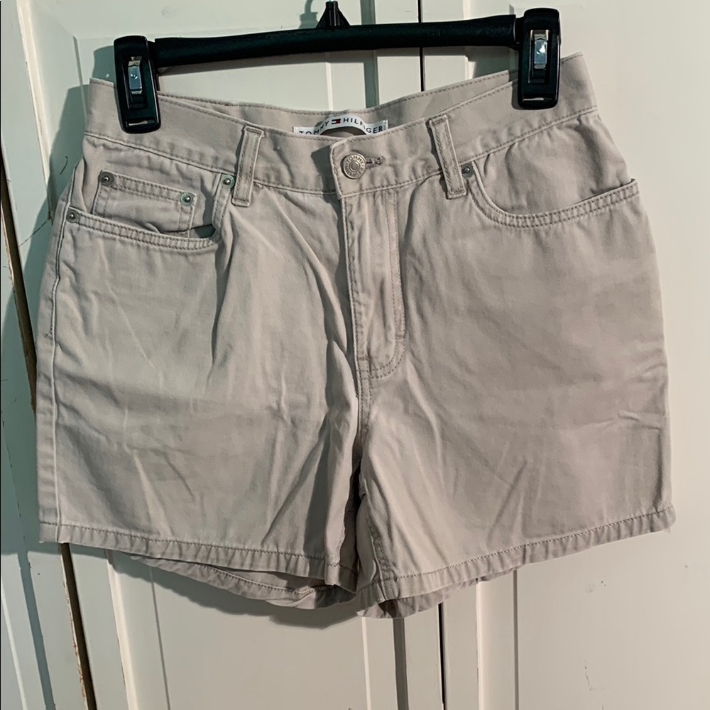 Tommy Hilfiger Khaki Cargo Shorts Casual Lightweight Design EUC